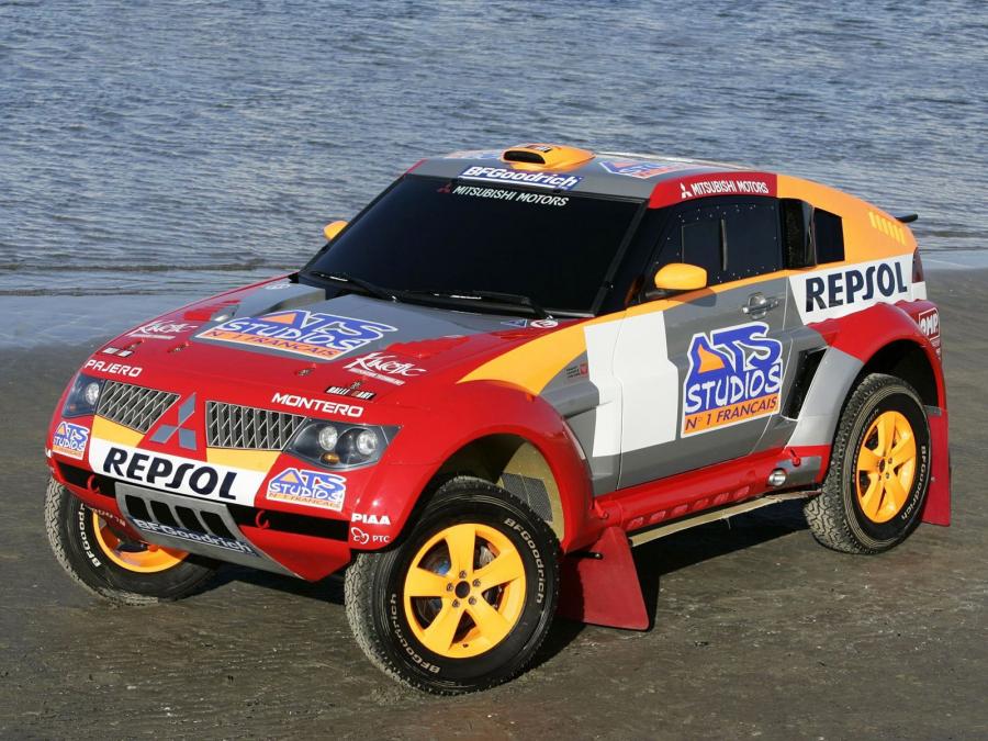  Mitsubishi Pajero Montero Evolution 2005 года  (фото 5 из 7)